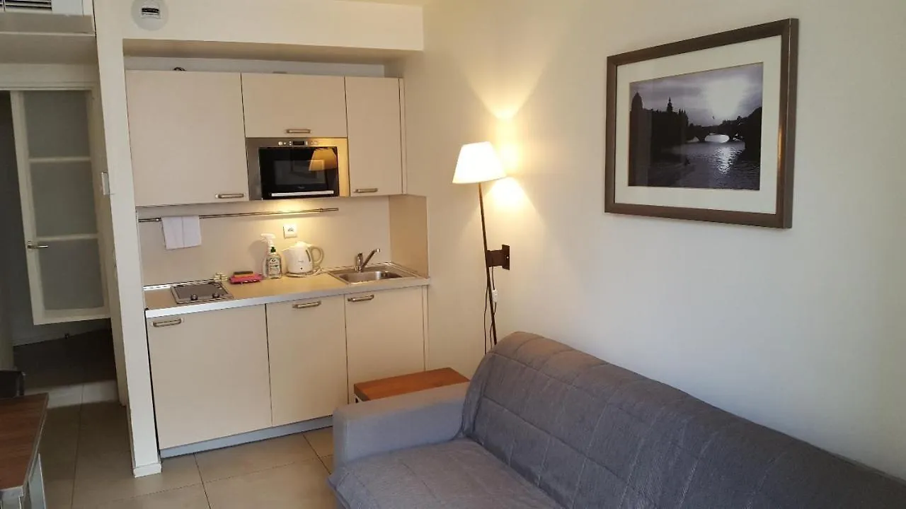 Inter-Residences Aupres Multiresidence De L'Elysee Paris 0*,  France
