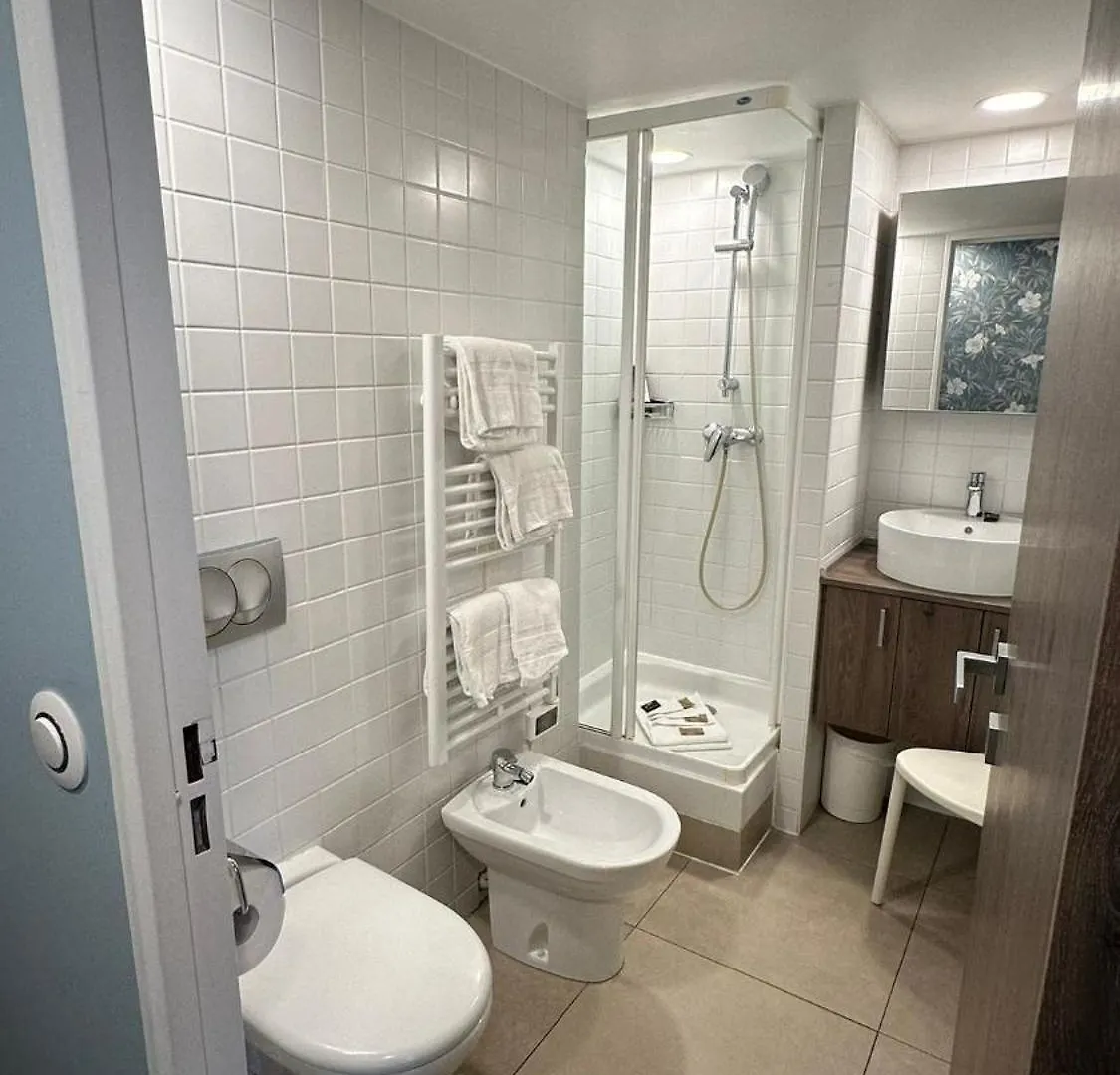 Inter-Residences Aupres Multiresidence De L'Elysee Paris 0*,